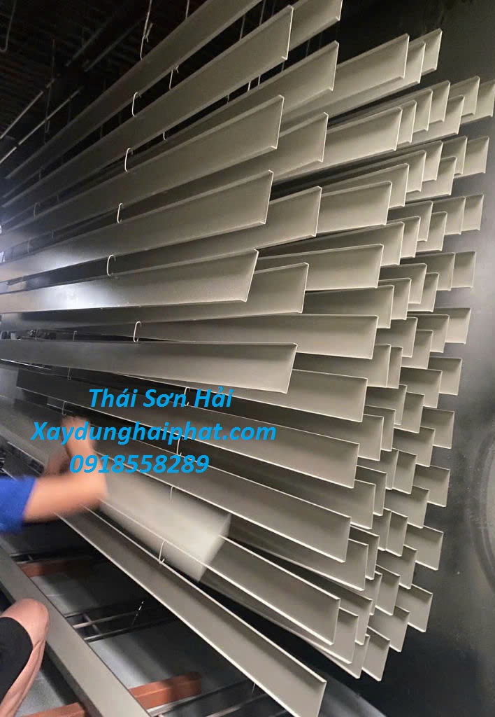 bang-bao-gia-dich-vu-son-sat-gia-son-cua-cong-sat-o-HN-nam-2026-3