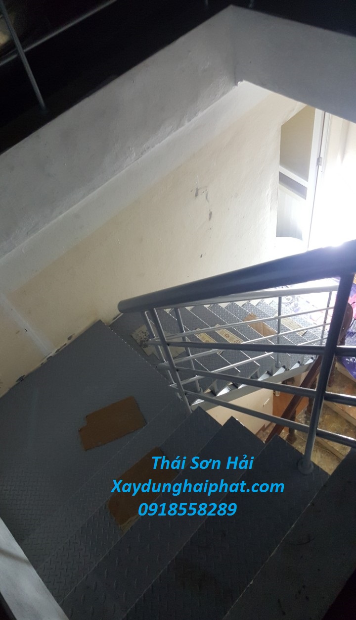 bang-gia-cau-thang-sat-gia-cau-thang-sat-hop-2026-tai-Ha-Noi-2