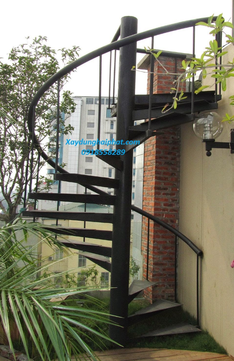 bao-gia-thi-cong-cau-thang-sat-lan-can-inox-chinh-xac-nhat-tai-ha-noi-1