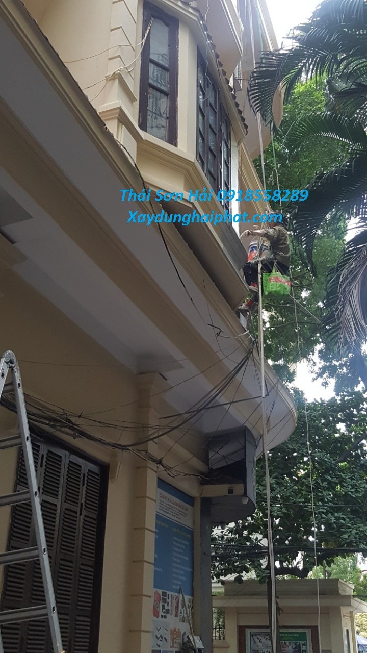 bien-phap-xu-ly-nut-tuong-chong-tham-co-tran-triet-de-nhat-1