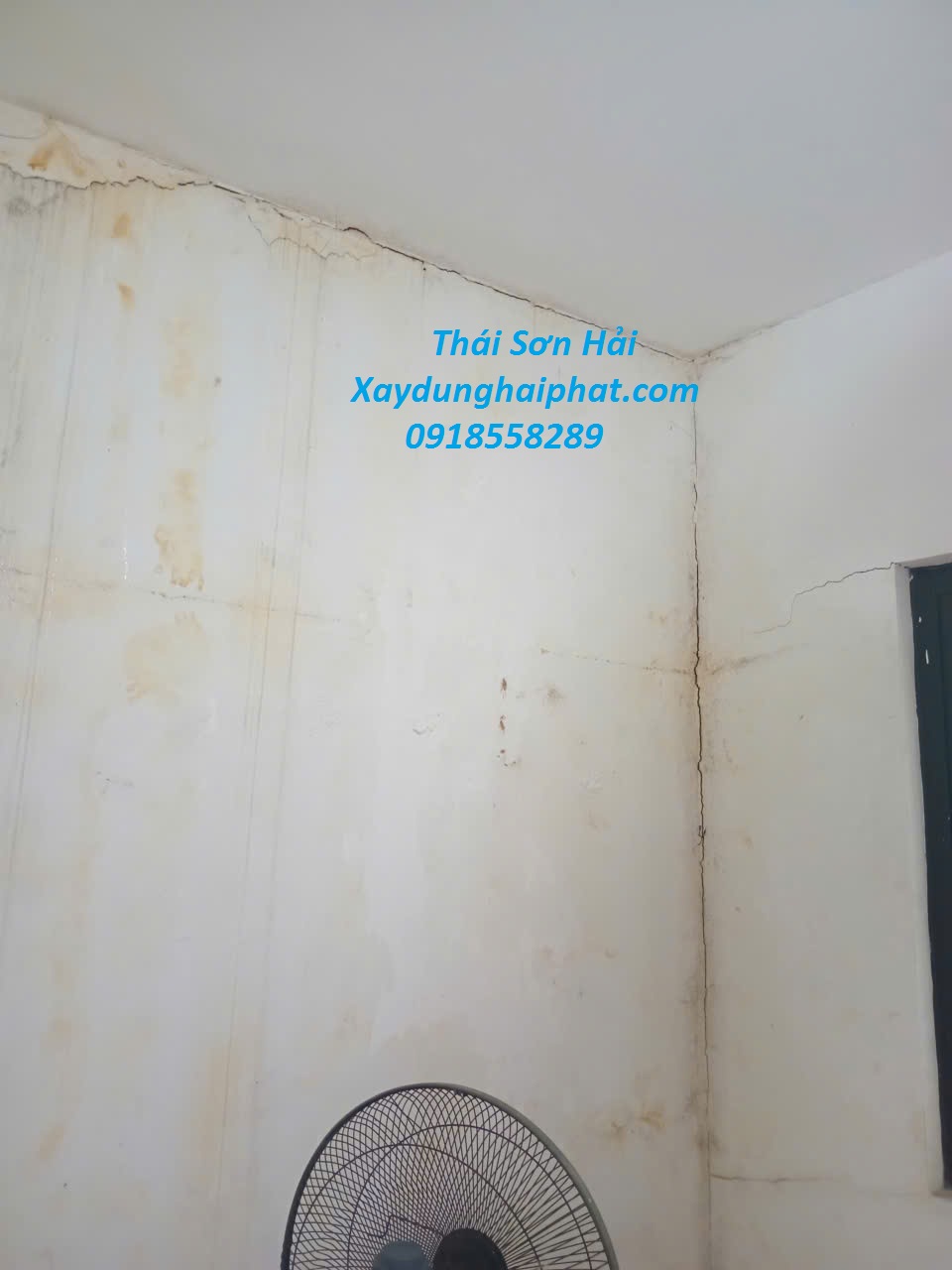cach-chong-tham-vet-nut-tuong-chong-tham-co-tran-nha-hieu-qua-5