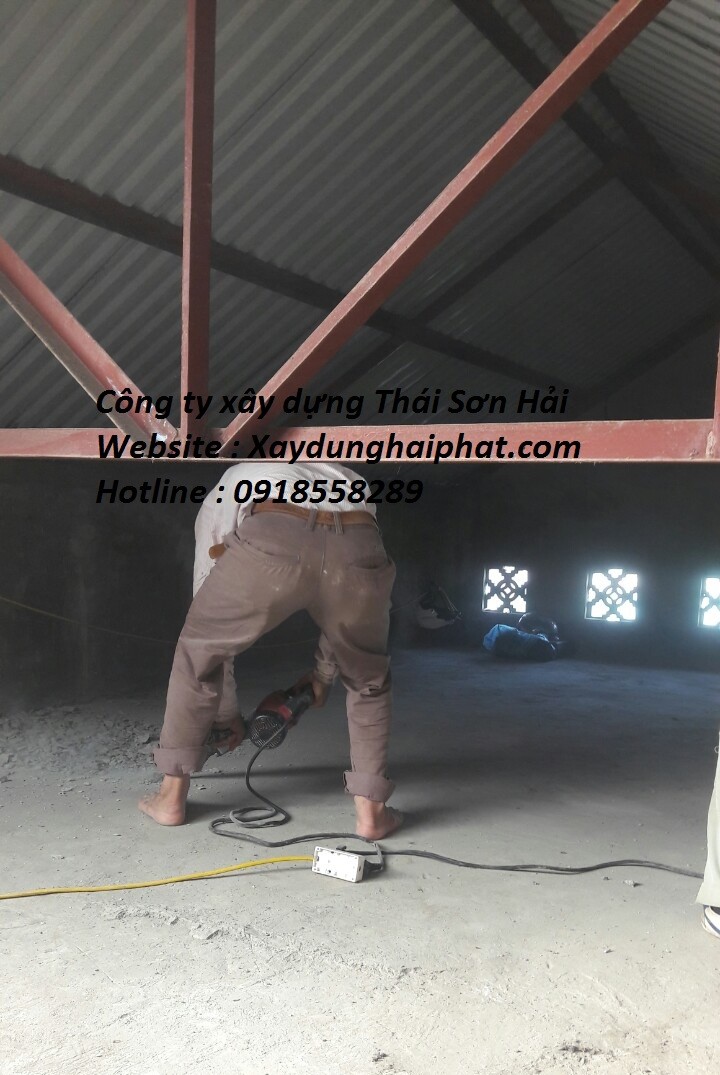 cach-khac-phuc-tran-nha-bi-nut-chong-tham-mai-be-tong-hieu-qua-nhat-1