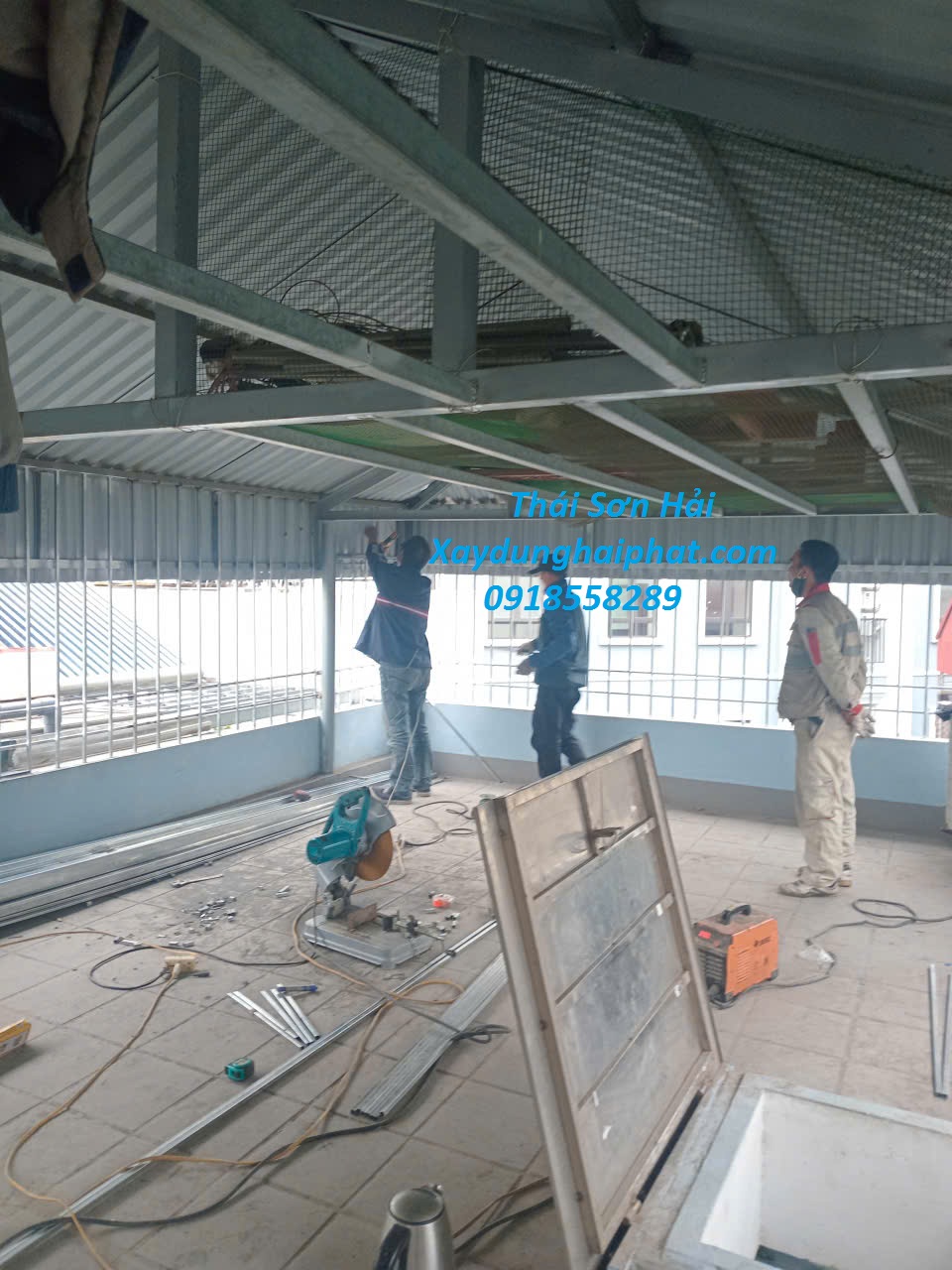 can-doi-tho-lam-khung-sat-cua-sat-mai-ton-gia-re-tai-Ha-Noi-2