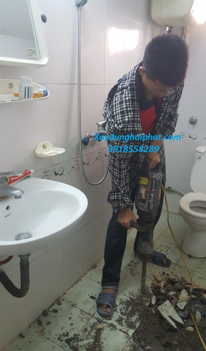 chong-tham-tuong-tran-san-toilet-chong-tham-nha-ve-sinh-tai-hoang-mai-3