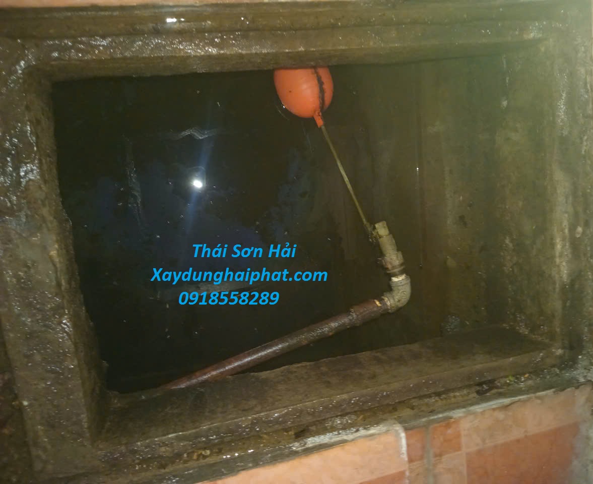 chong-tham-vet-nut-be-nuoc-khac-phuc-be-nuoc-bi-ro-ri-triet-de-o-HN-2