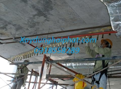 chong-tham-vet-nut-tren-san-mai-ban-cong-san-thuong-1