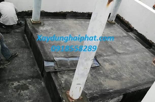 chong-tham-vet-nut-tren-san-mai-ban-cong-san-thuong-4