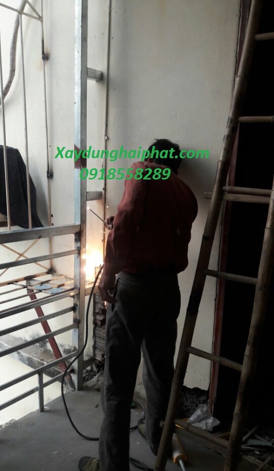 chuyen-cai-tao-nha-tap-the-cu-coi-noi-ban-cong-chung-cu-o-ha-noi-2