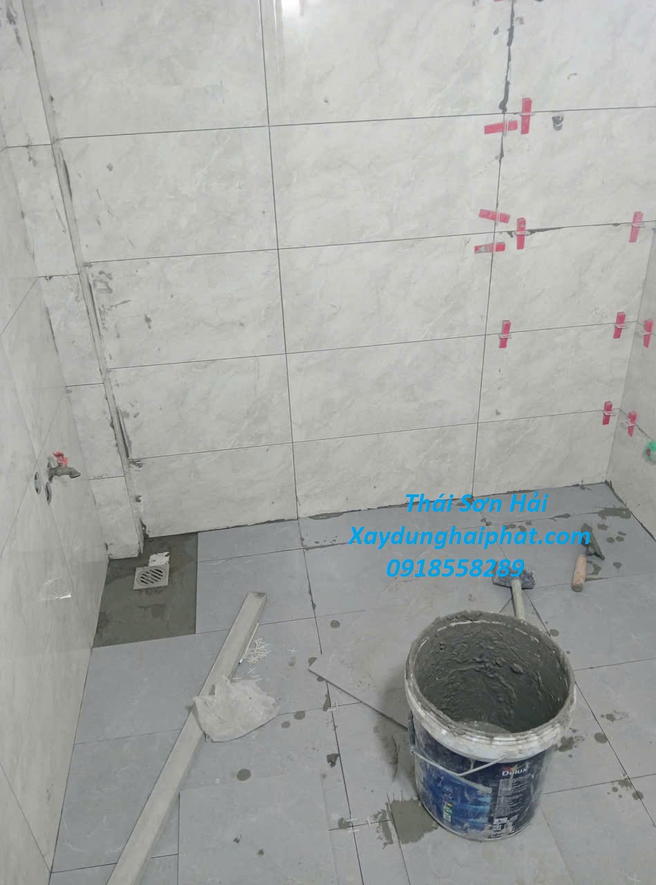 chuyen-chong-tham-nha-tam-tron-goi-chong-tham-toilet-tai-Ha-Dong-HN-triet-de-3