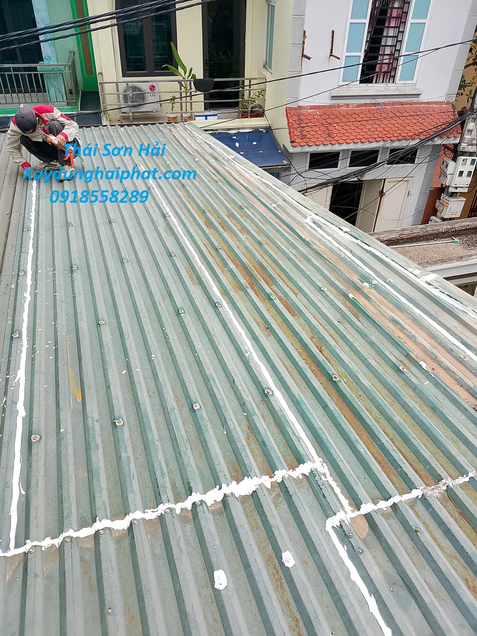 chuyen-gia-chong-tham-mai-ton-chong-tham-dot-mai-nha-Ha-Noi-2