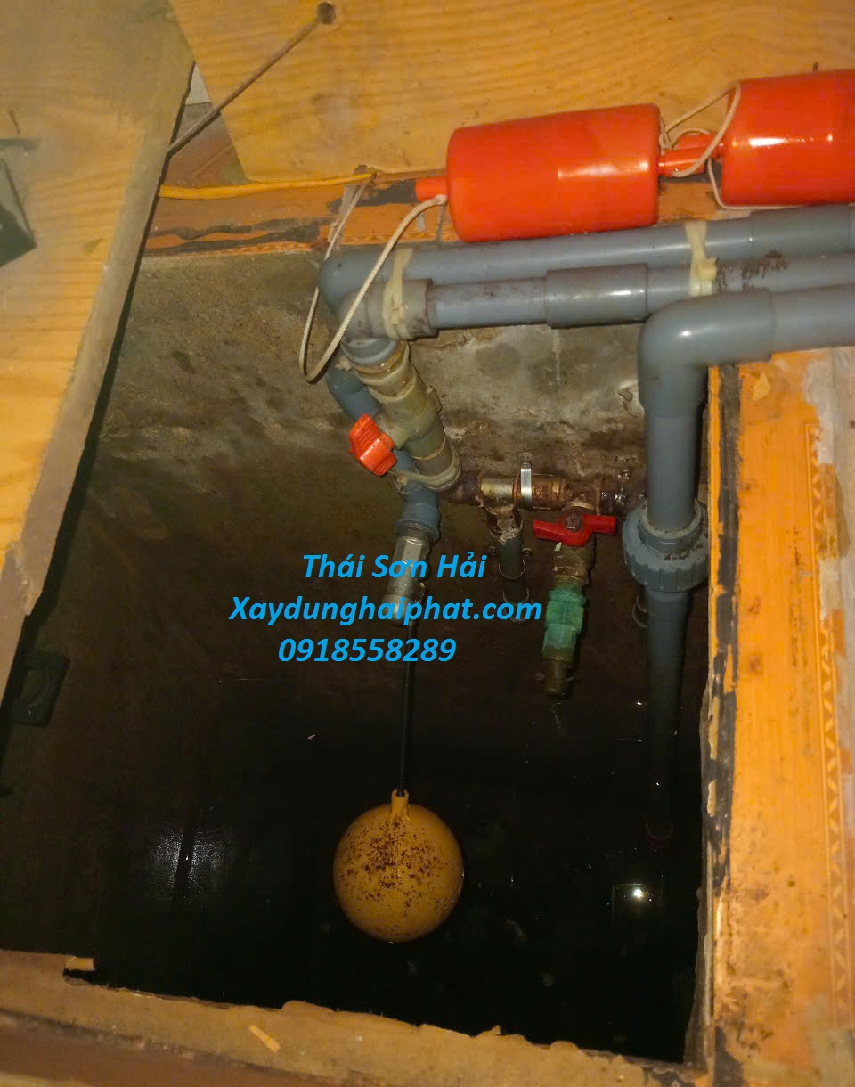 chuyen-gia-sua-chua-be-ngam-chong-tham-be-nuoc-an-o-HN-1