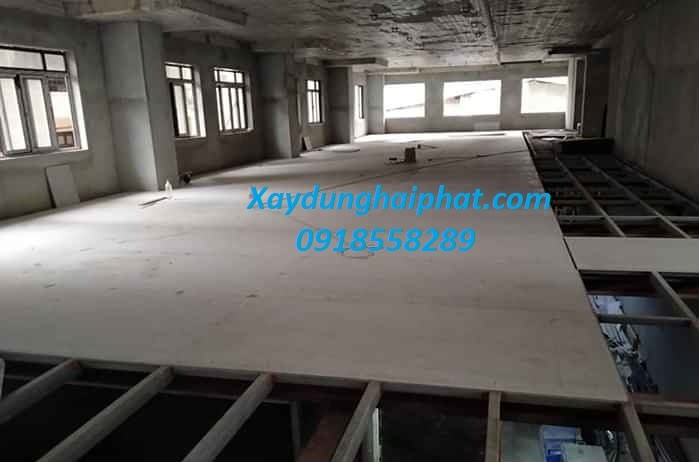 chuyen-thi-cong-san-sat-thi-cong-gac-xep-khung-sat-van-go-tai-hn-1