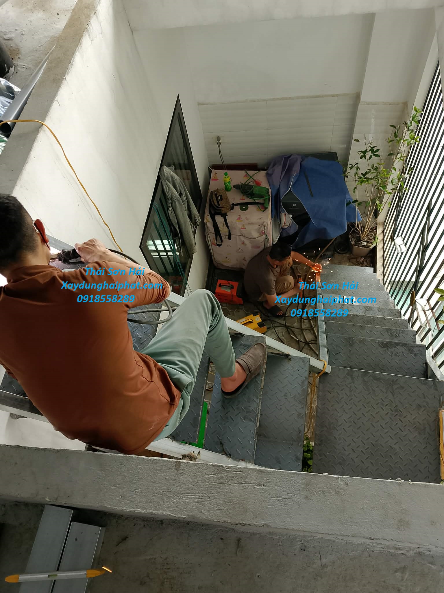 co-so-lam-cau-thang-sat-chat-luong-lam-cau-thang-sat-hop-tai-Thanh-Xuan-hn-5