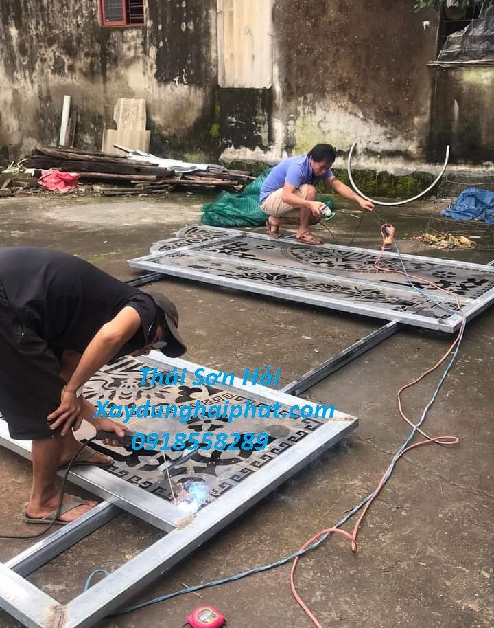 co-so-lam-cua-cong-sat-lam-cua-sat-son-ma-kem-o-ha-noi-uy-tin-5