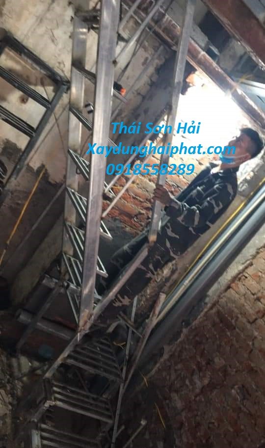 co-so-san-suat-gia-cong-cau-thang-sat-thi-cong-cau-thang-dep-o-hn-6