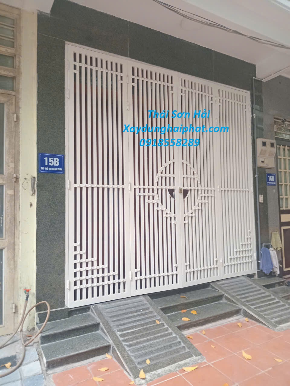 co-so-thi-cong-lam-cua-cong-sat-mai-ton-ben-dep-o-HN-4