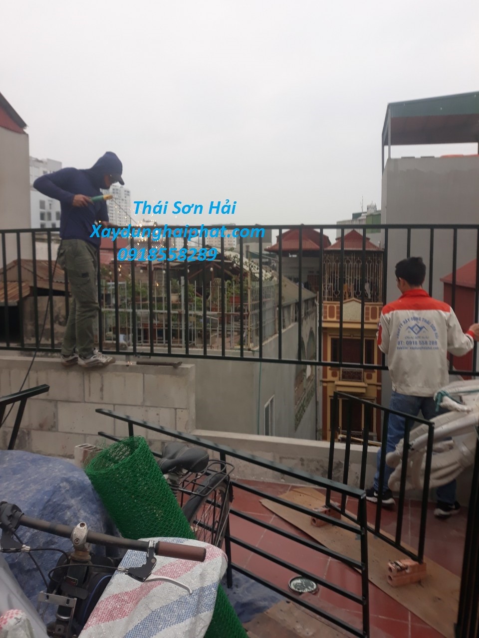 co-so-thi-cong-lam-khung-bao-ve-sat-lam-khung-bao-ve-san-thuong-o-hn-2