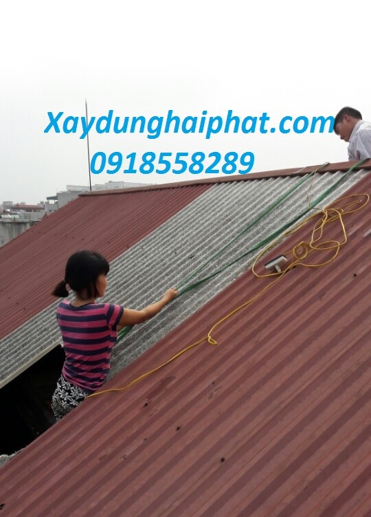 cong-ty-chong-tham-nha-o-ha-noi-huong-dan-cach-chong-dot-mai-nha-1