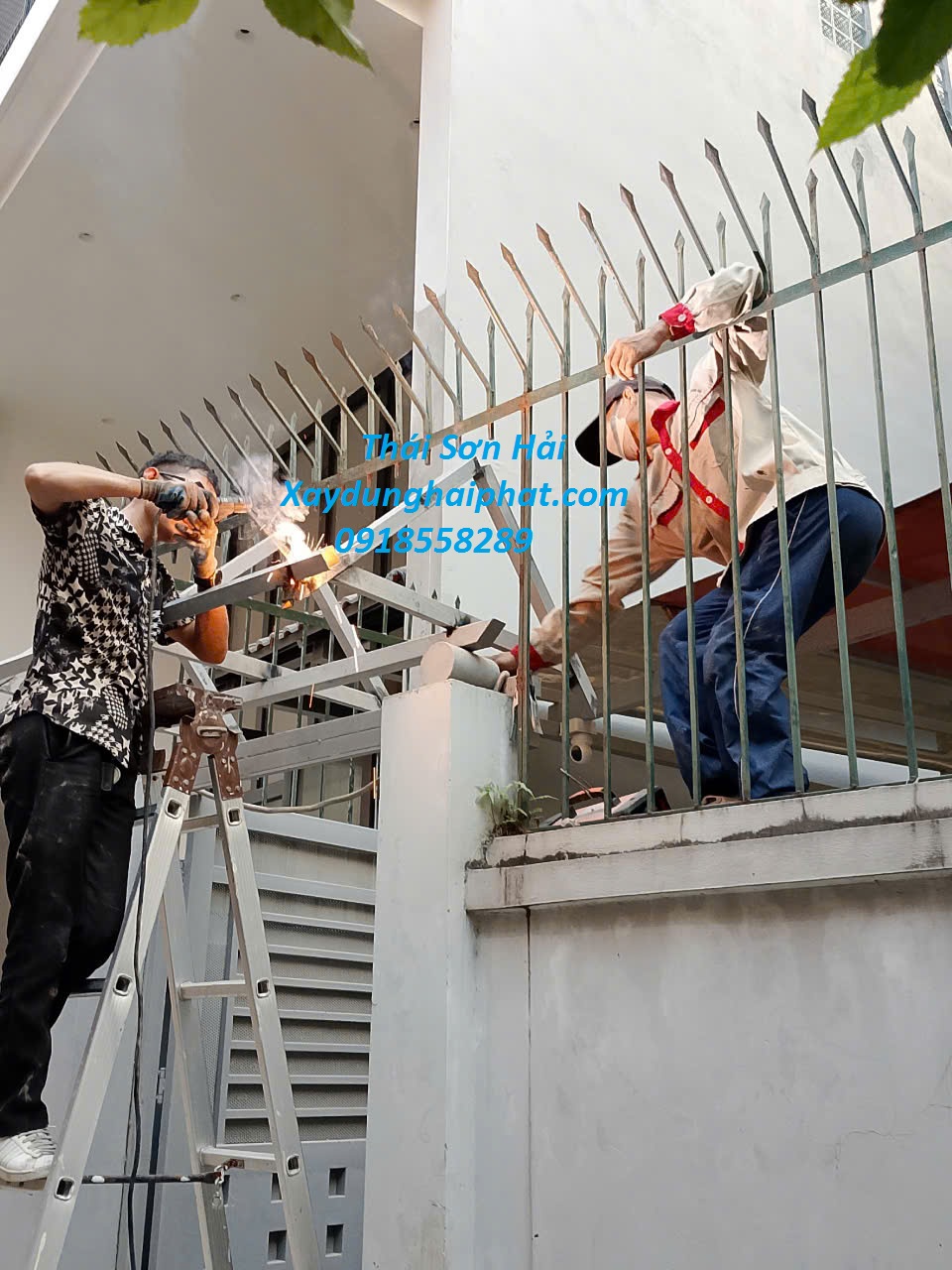 cong-ty-khung-bao-ve-uy-tin-chuong-cop-sat-dep-gia-re-Ha-Noi-2