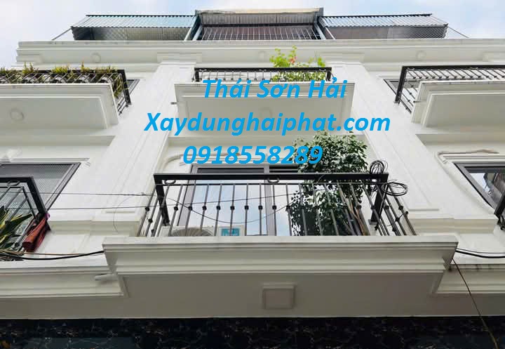 cong-ty-lam-lan-can-ban-cong-sat-cua-cong-sat-ben-dep-o-HN-4