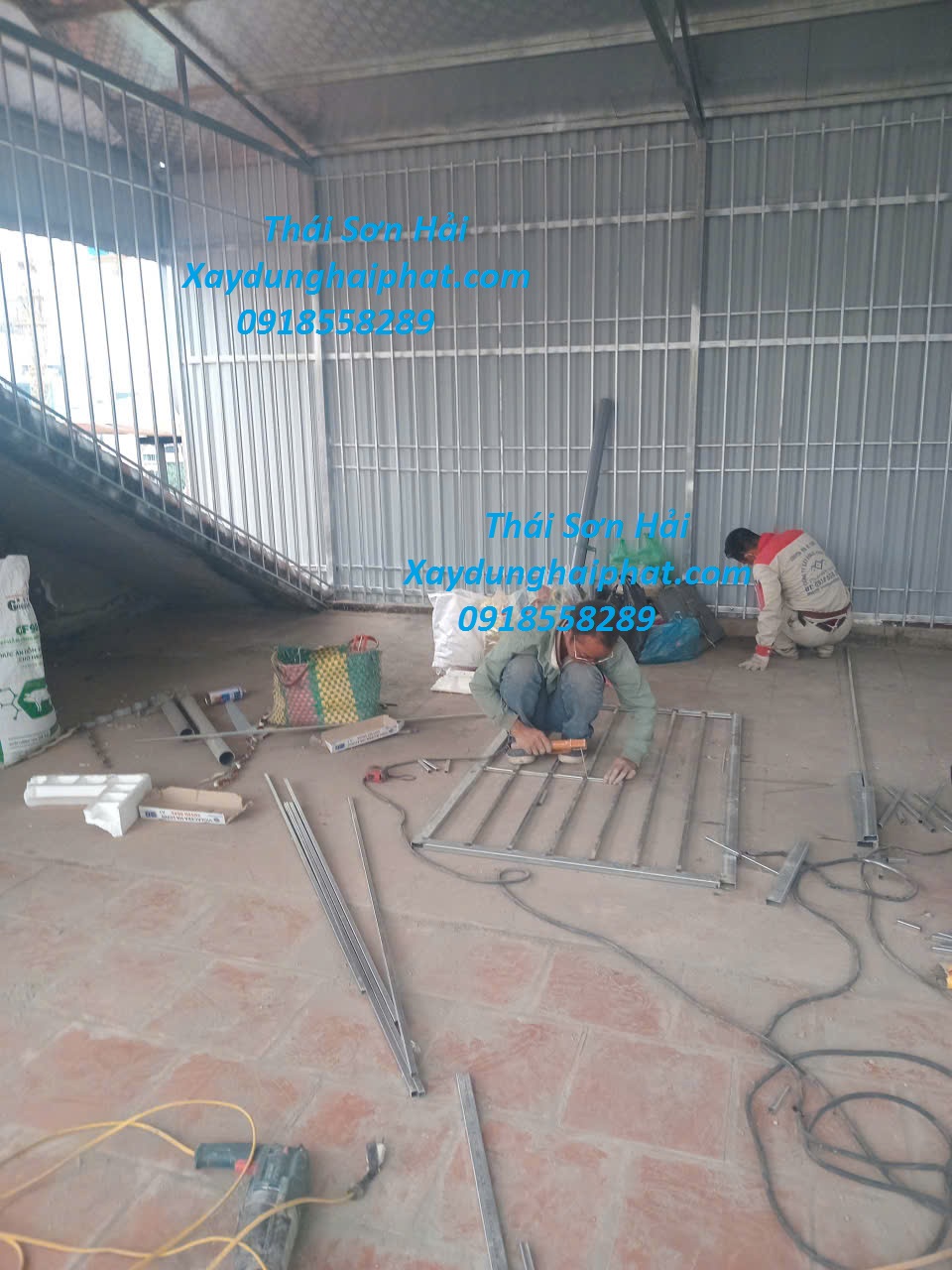 cong-ty-lam-lan-can-chuong-cop-han-khung-sat-bao-ve-o-Ha-Noi-1