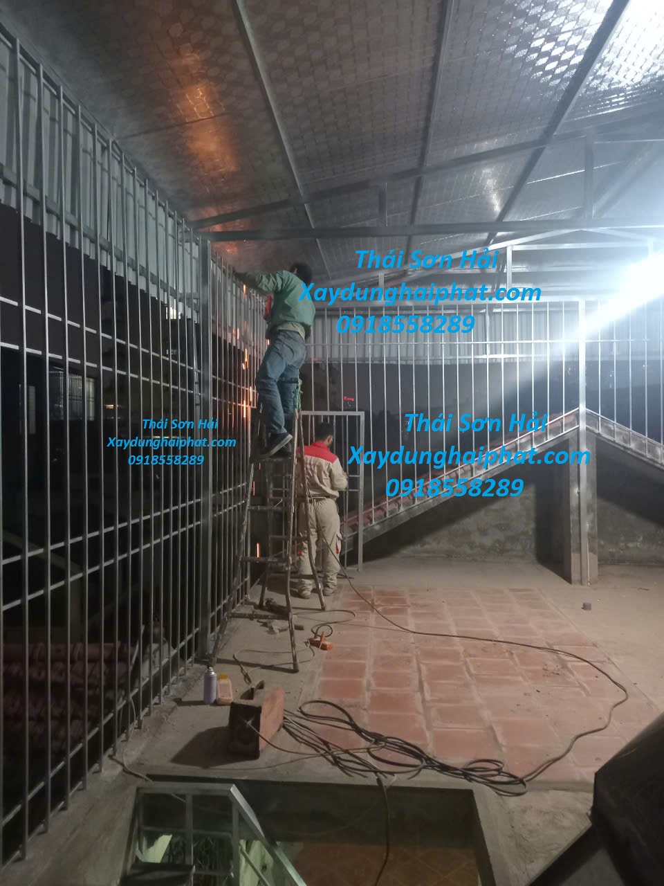 cong-ty-lam-lan-can-chuong-cop-han-khung-sat-bao-ve-o-Ha-Noi-3