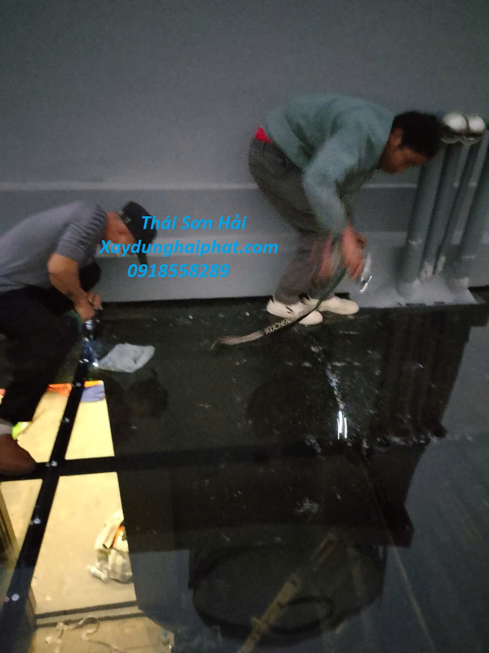 cong-ty-lam-mai-nhua-lay-sang-lam-mai-che-poly-tai-Ha-Noi-1