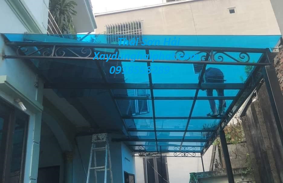 cong-ty-lam-mai-nhua-lay-sang-uy-tin-lam-mai-che-poly-gia-re-o-HN-4