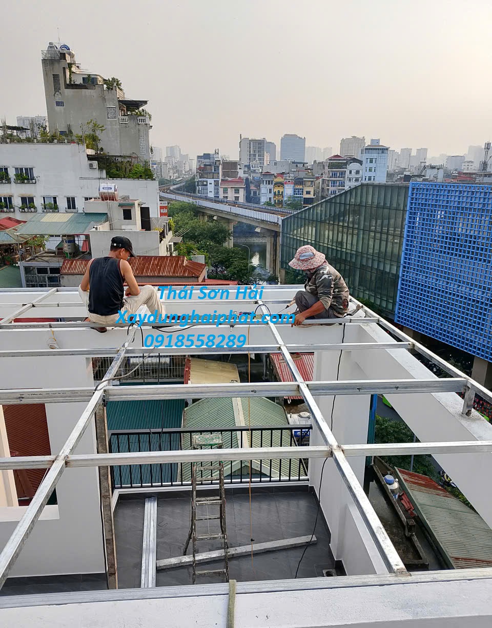 cong-ty-lam-mai-po-ly-uy-tin-lam-mai-che-nhua-trong-suot-o-HN-2