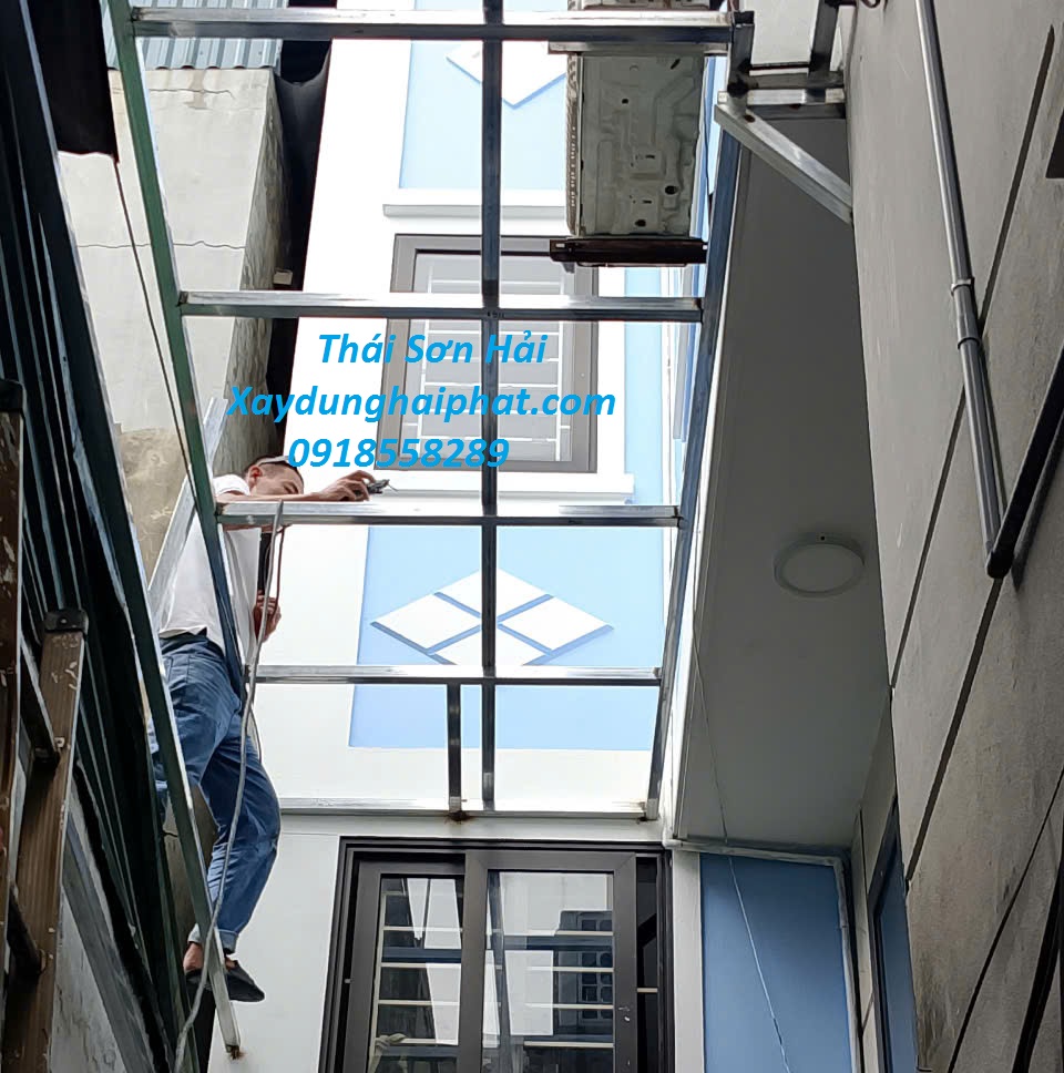 cong-ty-lam-mai-poly-lay-sang-lam-mai-che-san-thuong-o-Ha-Noi-4