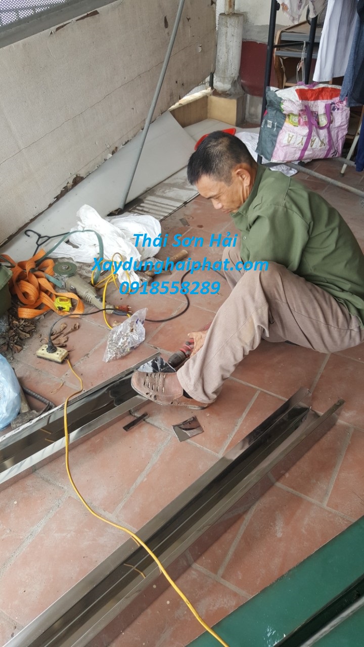cong-ty-lam-mang-ton-inox-sua-chua-thay-mang-ton-hu-hong-o-HN-3