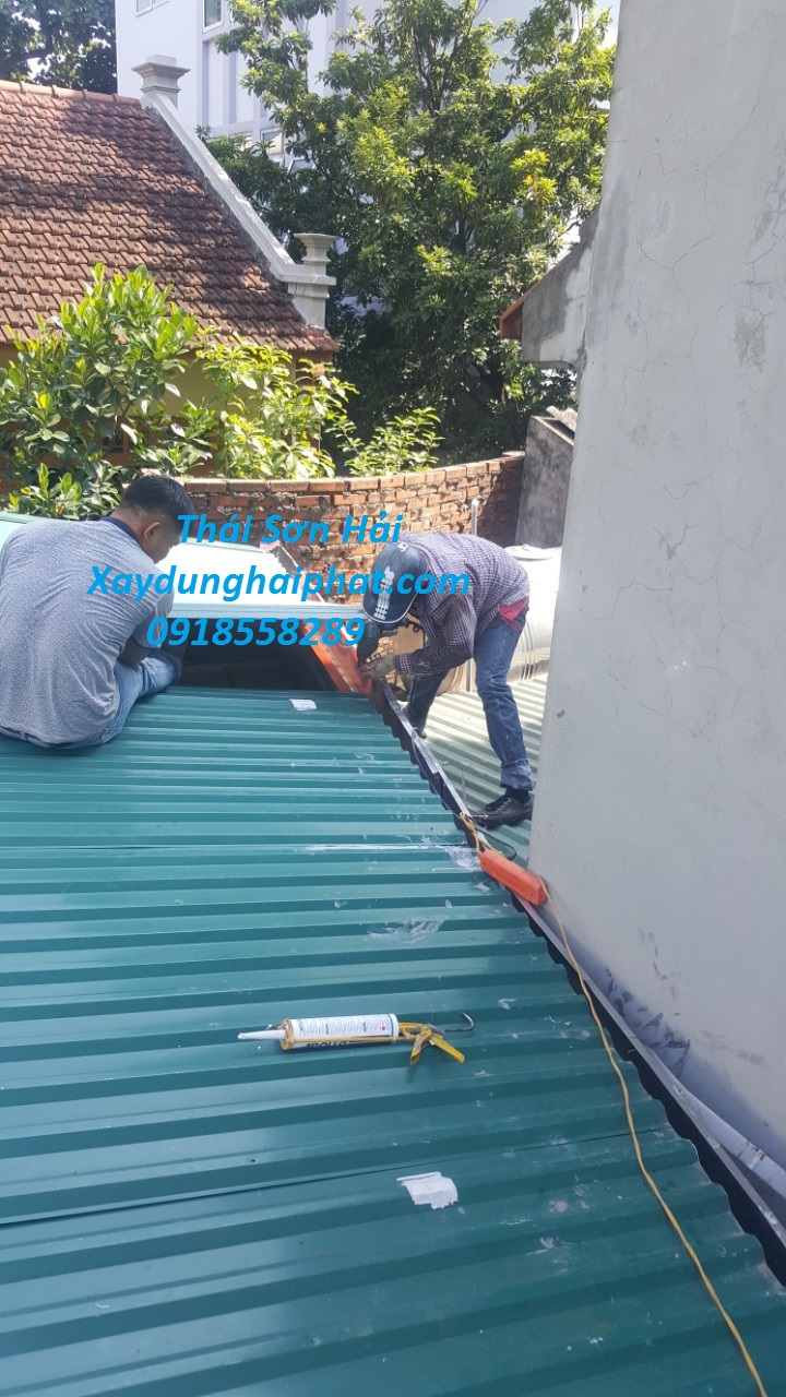 cong-ty-lam-mang-ton-inox-sua-chua-thay-mang-ton-hu-hong-o-HN-4