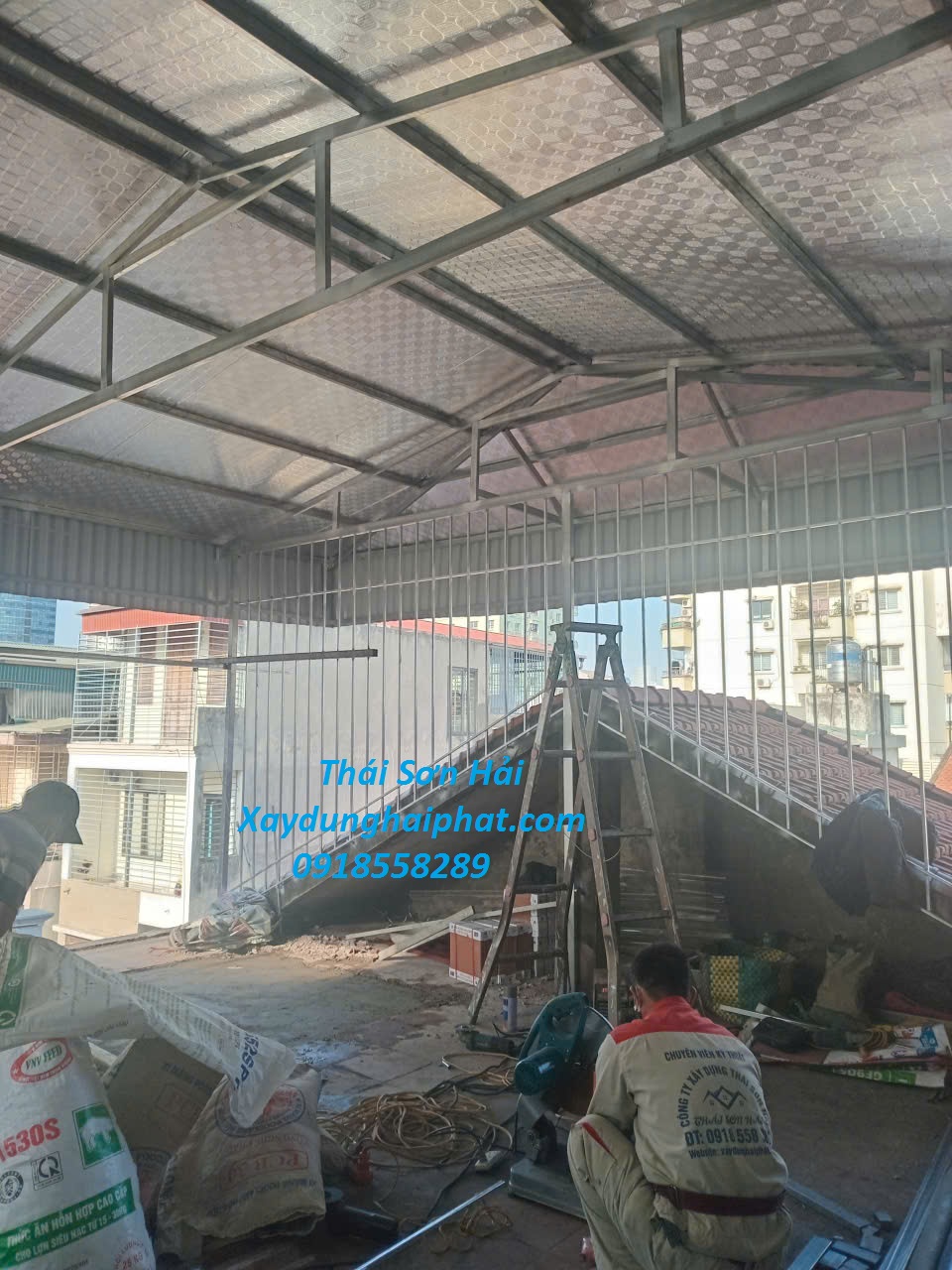 cong-ty-lap-dat-mai-ton-chong-dot-mai-ton-tai-nha-o-HN-1