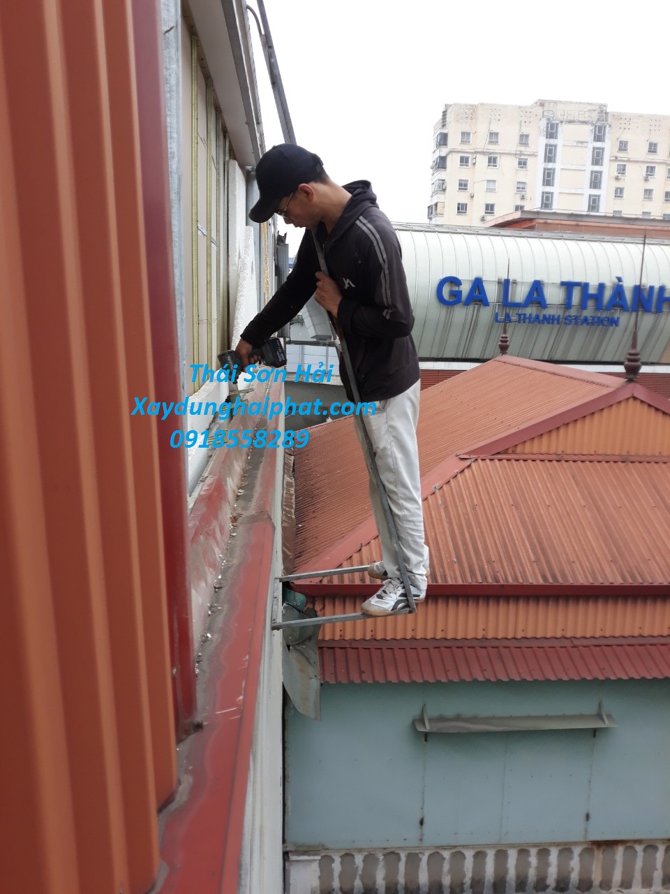 cong-ty-mai-ton-uy-tin-lam-mai-che-san-thuong-dep-o-HN-3