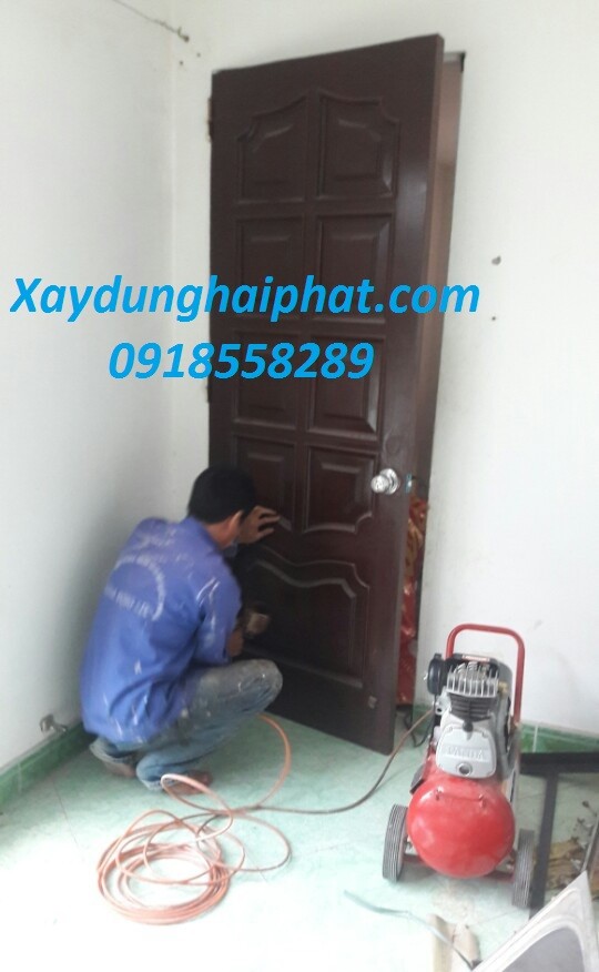 cong-ty-son-cua-go-bao-gia-phun-son-pu-moi-nhat-tai-ha-noi-4