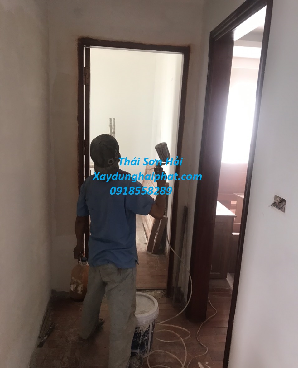 cong-ty-son-cua-sat-tai-nha-nhan-son-cua-sat-o-HN-3