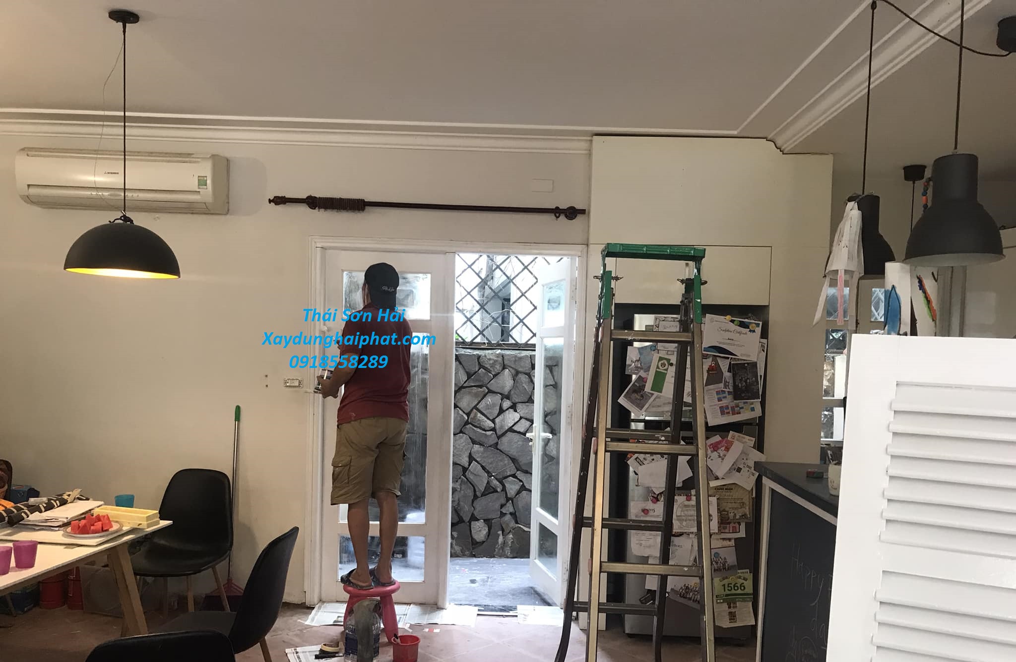 cong-ty-son-cua-sat-tai-nha-nhan-son-cua-sat-o-HN-5