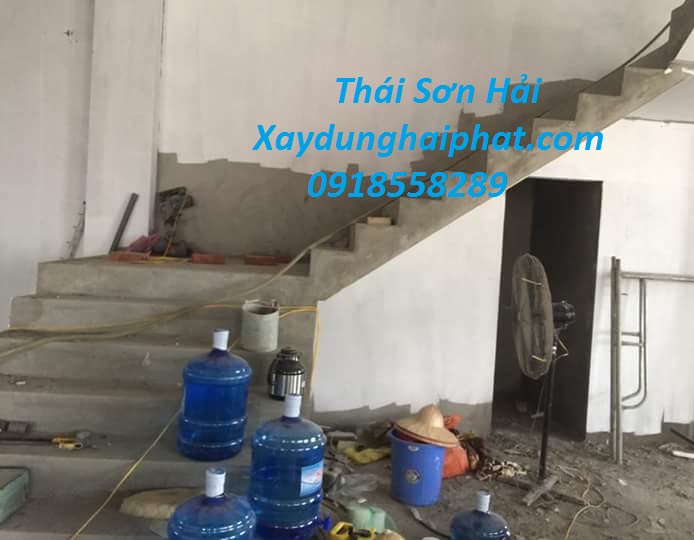 cong-ty-son-nha-tron-goi-chong-tham-tuong-ngoai-nha-ben-lau-o-HN-6