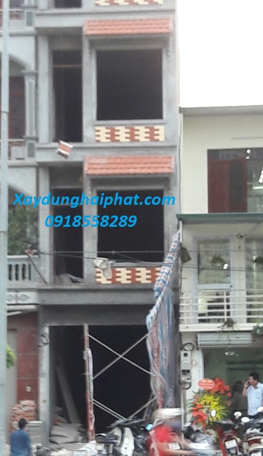 cong-ty-sua-mat-tien-nha-pho