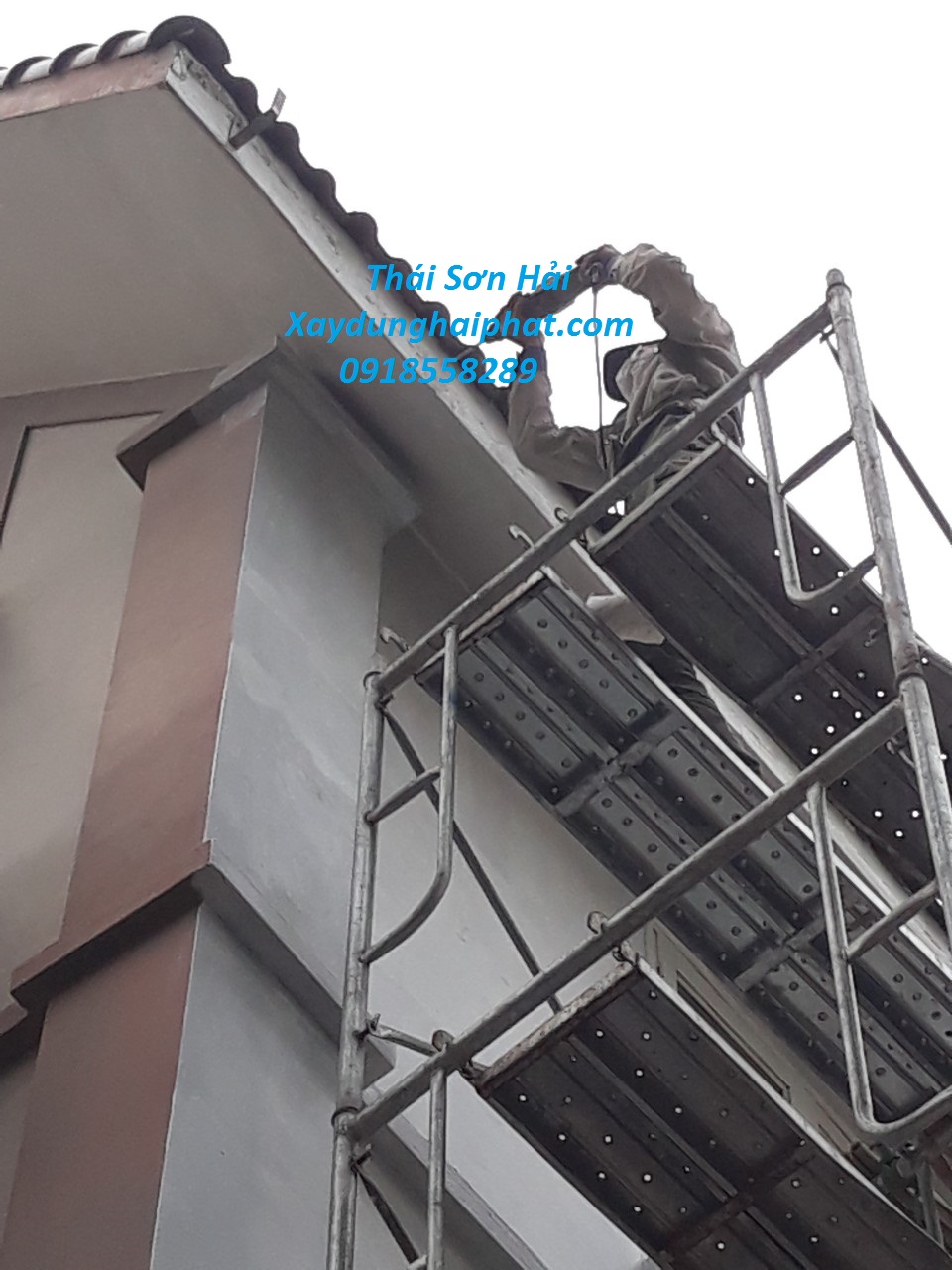 cong-ty-thi-cong-mang-xoi-inox-lap-dat-mang-xoi-inox-nha-dan-o-Ha-Noi-3