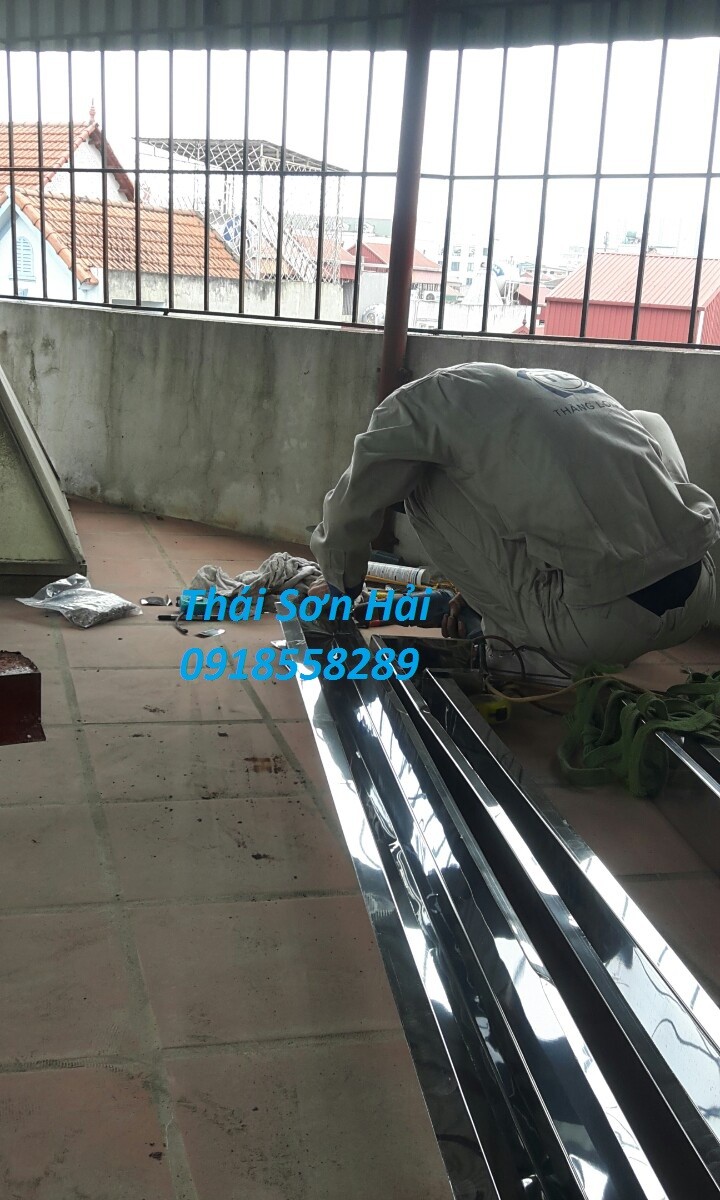 cung-cap-lap-dat-tron-goi-mang-xoi-ton-inox-tai-cau-giay-gia-tot-nhat-5