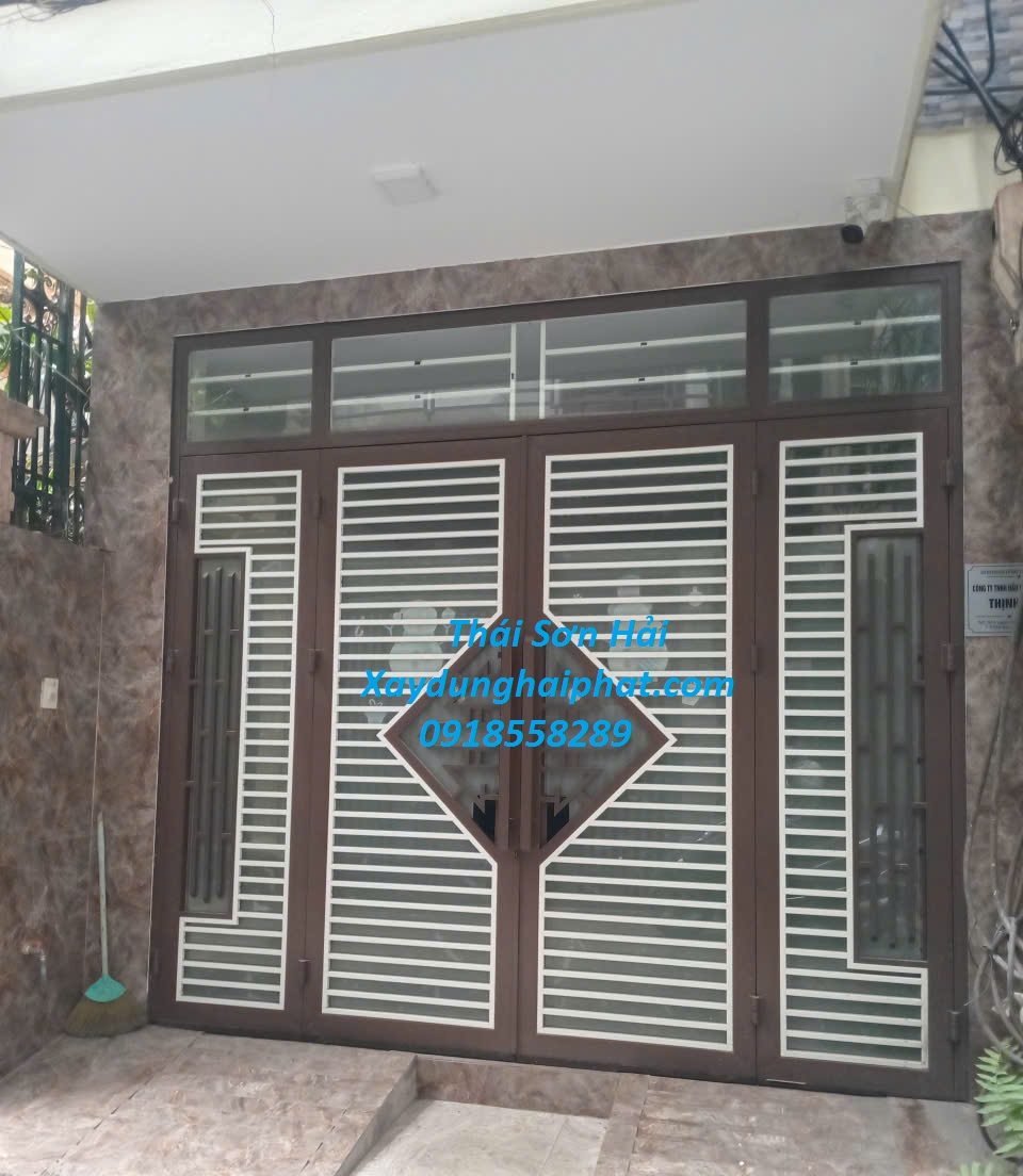 dat-lam-cua-sat-theo-kich-thuoc-lam-cua-sat-chat-luong-o-Ha-Noi-3