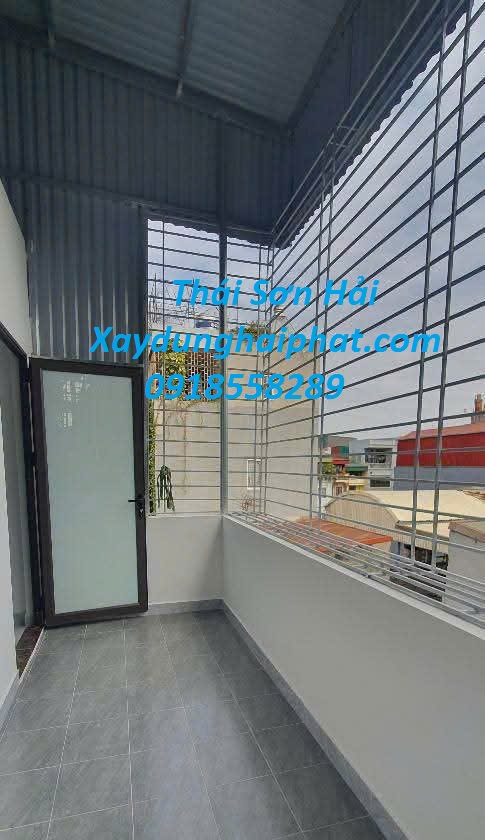 dat-lam-lan-can-sat-khung-bao-ve-ben-dep-o-HN-2