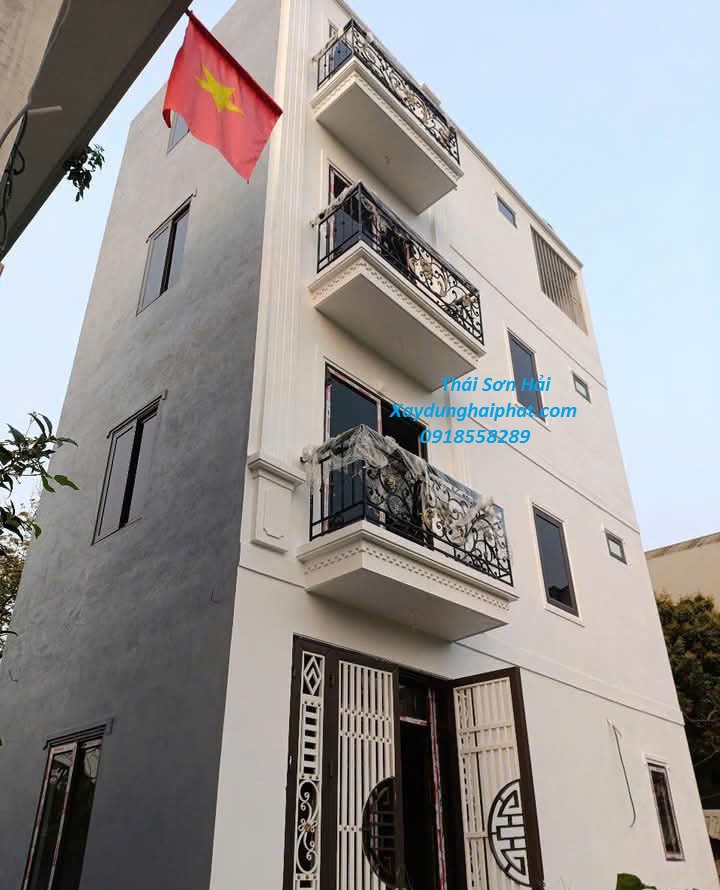 dat-lam-lan-can-sat-khung-bao-ve-ben-dep-o-HN-5