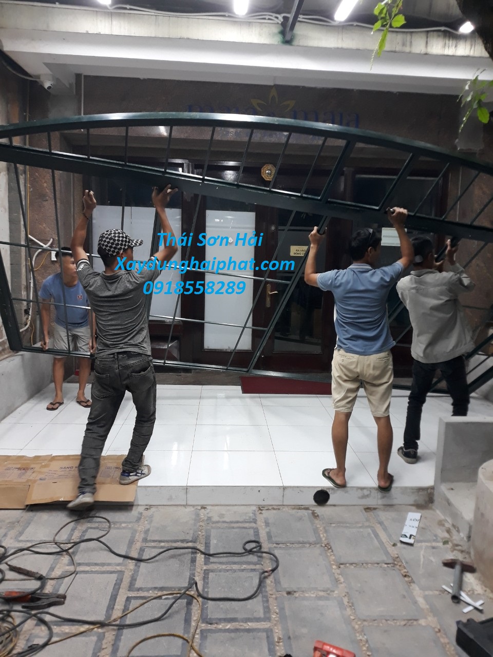 dat-tho-lam-cua-cong-sat-chuong-cop-nha-dan-o-HN-3