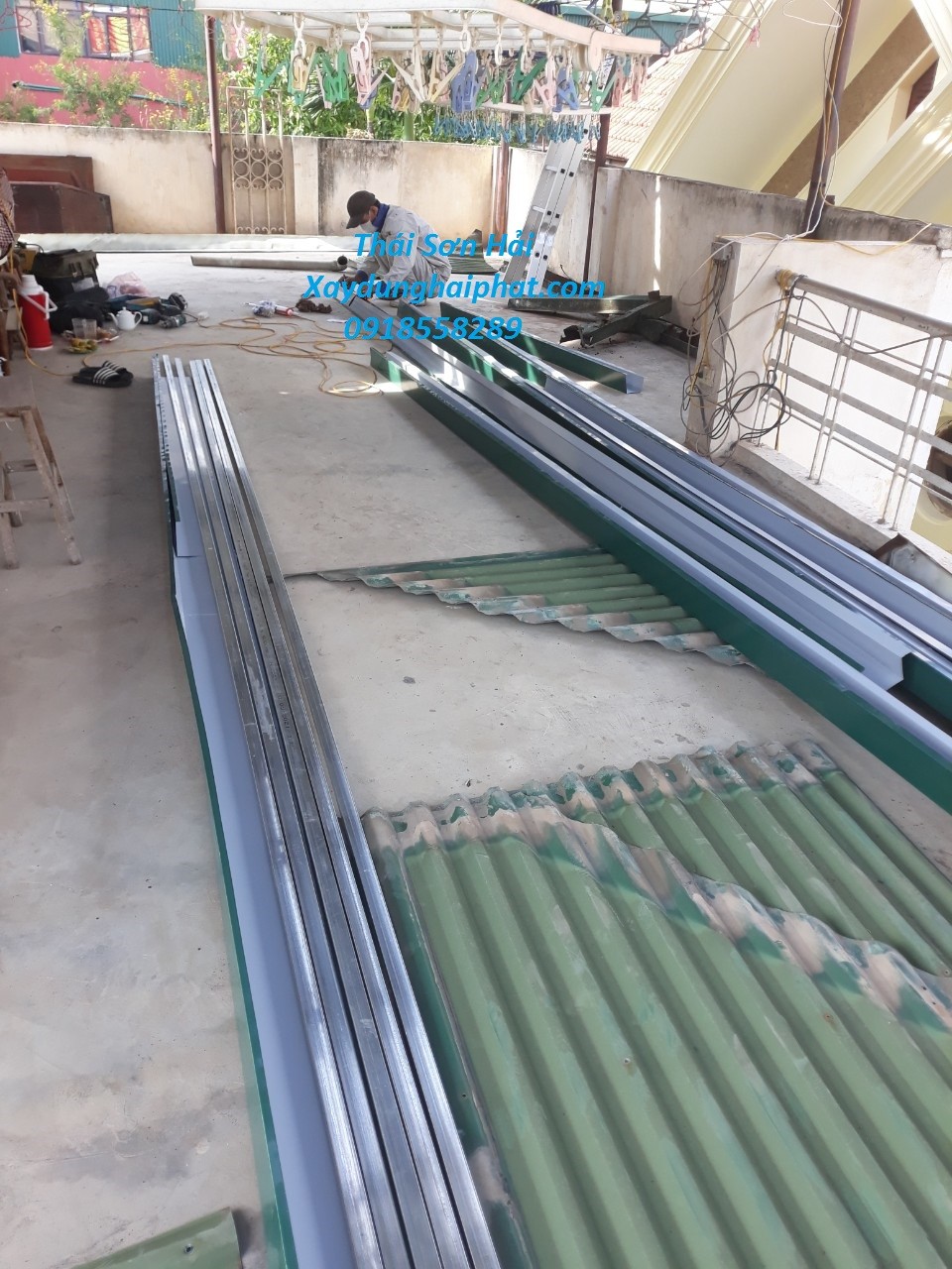 dia-chi-ban-mang-nuoc-inox-cung-cap-lap-dat-mang-xoi-ton-tole-inox-o-hn-uy-tin-2