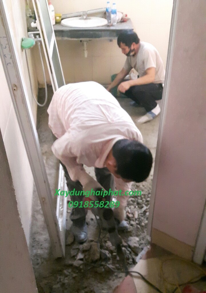 dia-chi-cong-ty-chong-tham-toilet-chong-tham-tuong-tran-san-nha-tam-o-hn-1