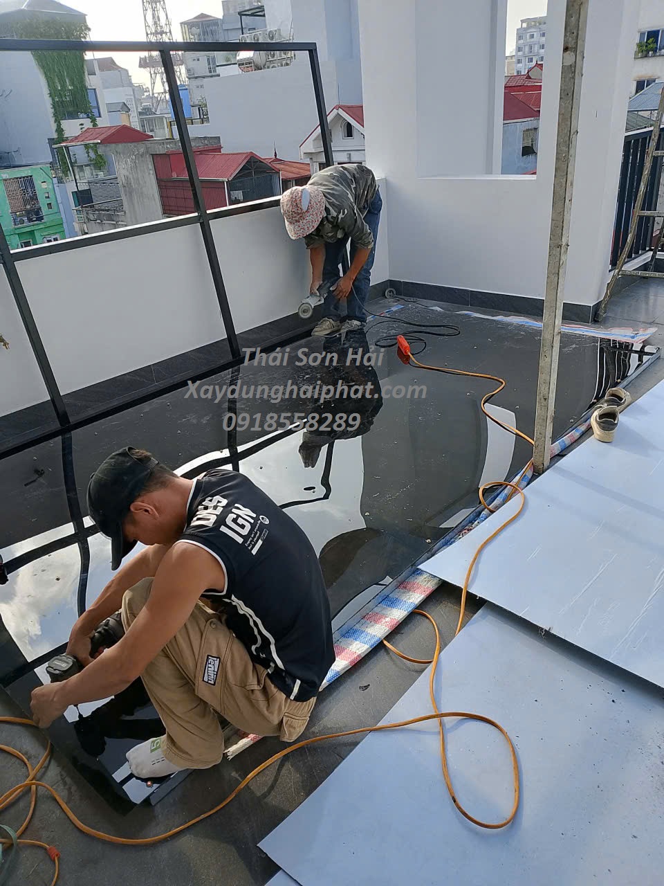 dia-chi-lam-mai-che-poly-uy-tin-lam-mai-nhua-dep-o-HN-1