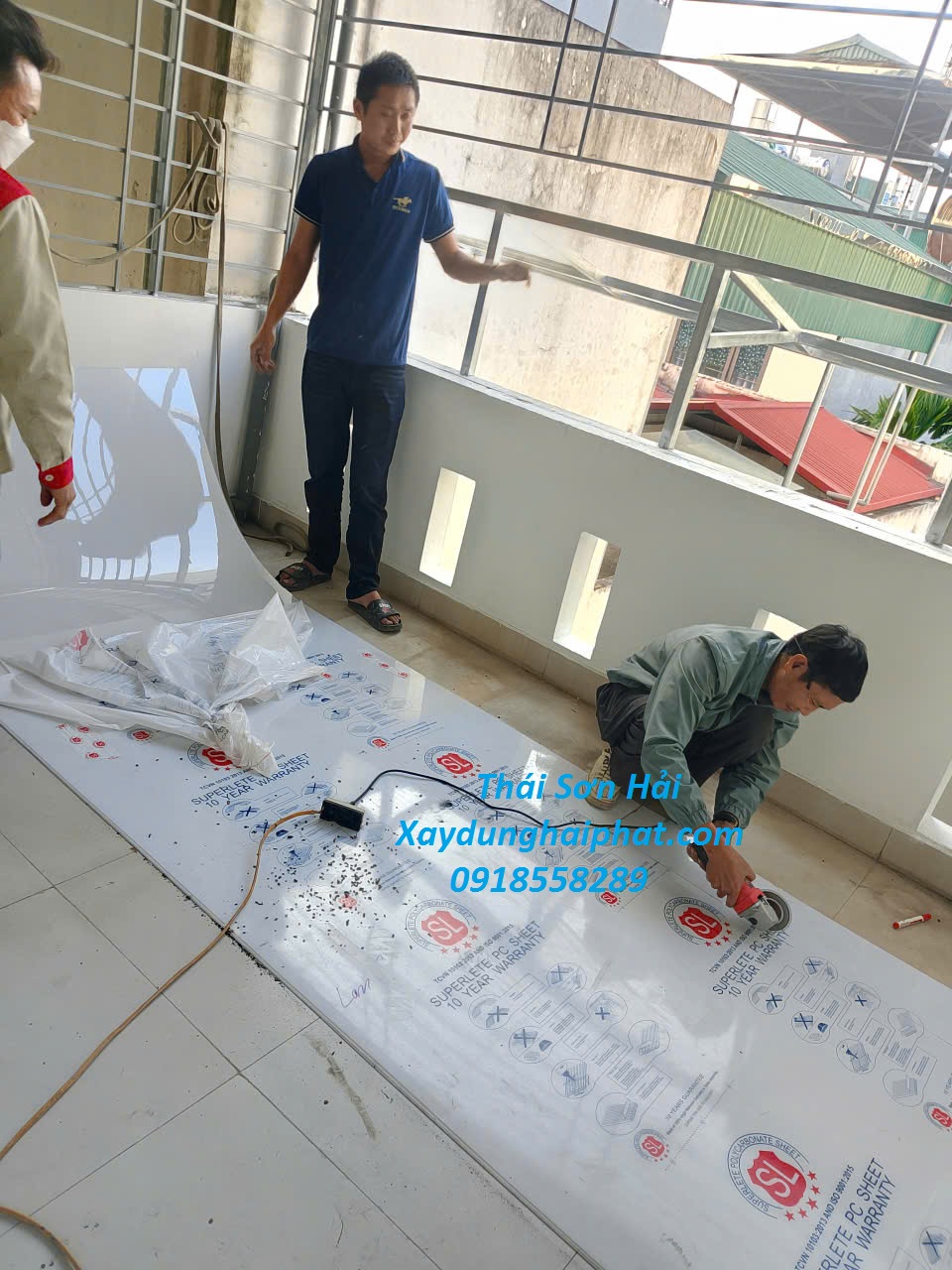 dia-chi-lam-mai-che-poly-uy-tin-lam-mai-nhua-dep-o-HN-5