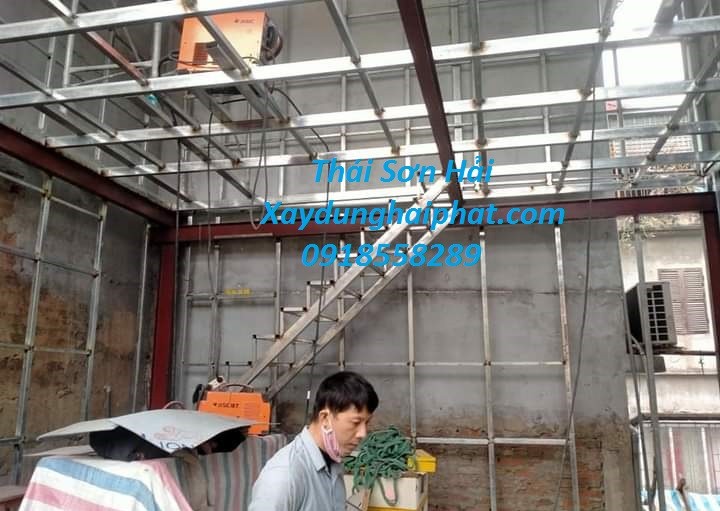 dia-chi-nhan-thi-cong-gac-xep-lam-gac-lung-tam-be-tong-nhe-cemboard-thai-lan-o-hn-4